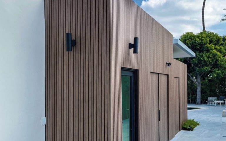 Residential in Los Angeles Featuring Siding